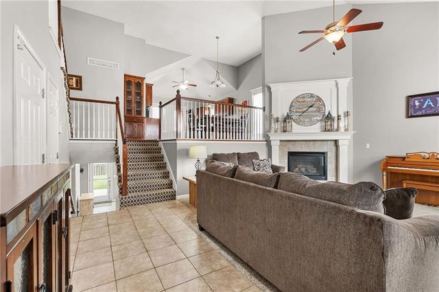 603 Bradford Court, Raymore, MO 64083