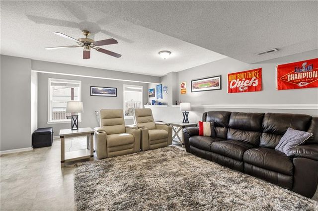 603 Bradford Court, Raymore, MO 64083