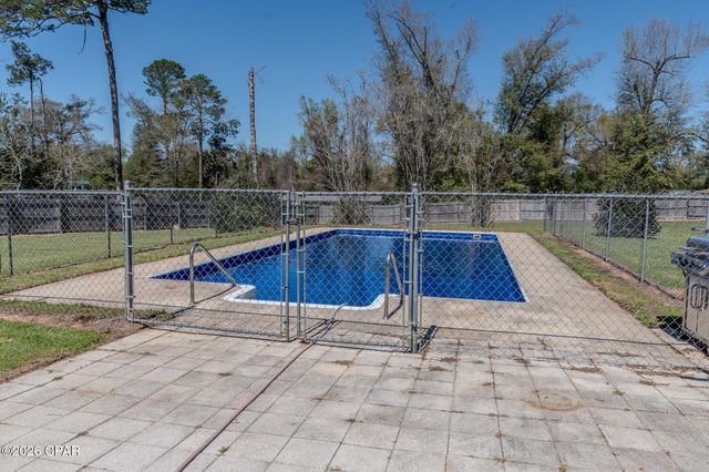 4874 Donna Drive, Marianna, FL 32446