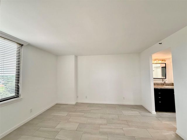 3525 Sage Road 703, Houston, TX 77056