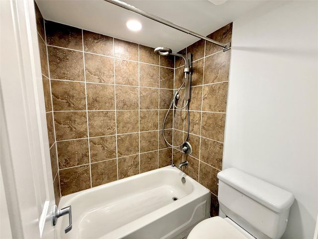 3525 Sage Road 703, Houston, TX 77056