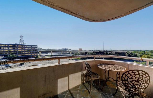 3525 Sage Road 703, Houston, TX 77056