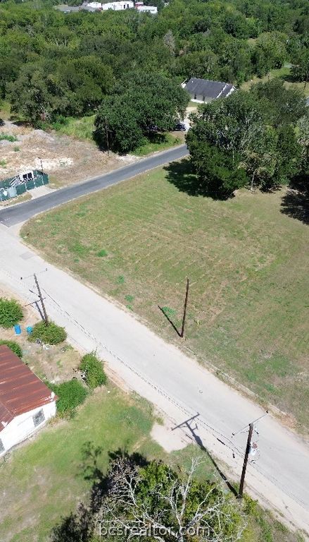 601 Universal Street B, Navasota, TX 77868 — photo 2