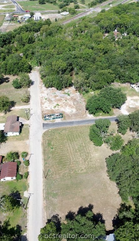 601 Universal Street B, Navasota, TX 77868 — photo 3