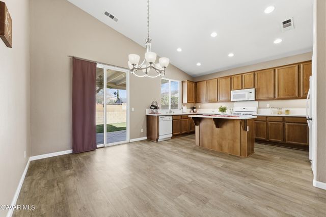 1639 W Norberry Street, Lancaster, CA 93534