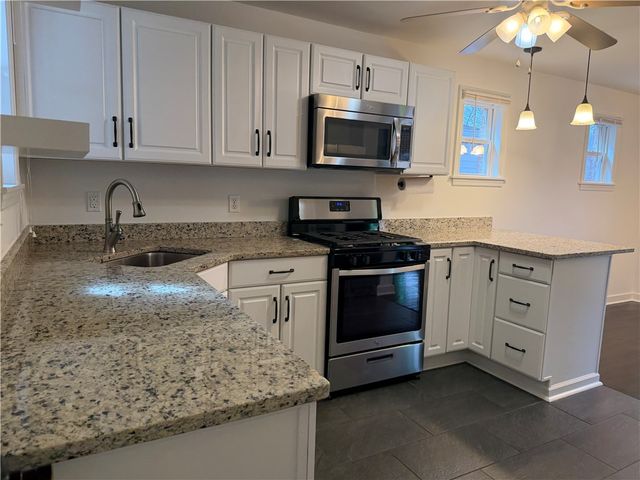 744 Allegheny River Blvd, Oakmont, PA 15139