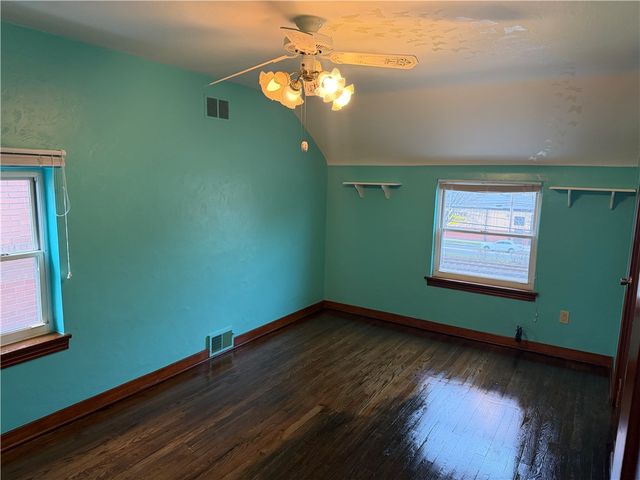 744 Allegheny River Blvd, Oakmont, PA 15139