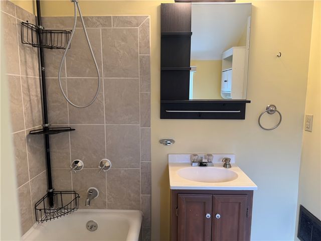 744 Allegheny River Blvd, Oakmont, PA 15139