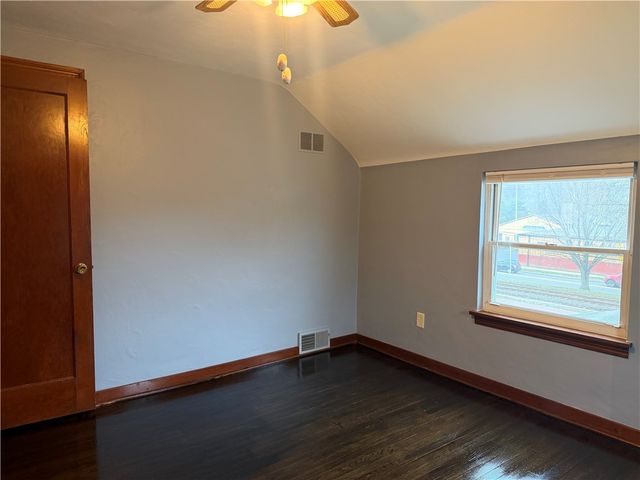 744 Allegheny River Blvd, Oakmont, PA 15139