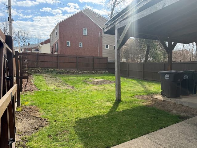 744 Allegheny River Blvd, Oakmont, PA 15139