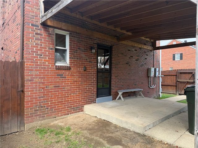 744 Allegheny River Blvd, Oakmont, PA 15139