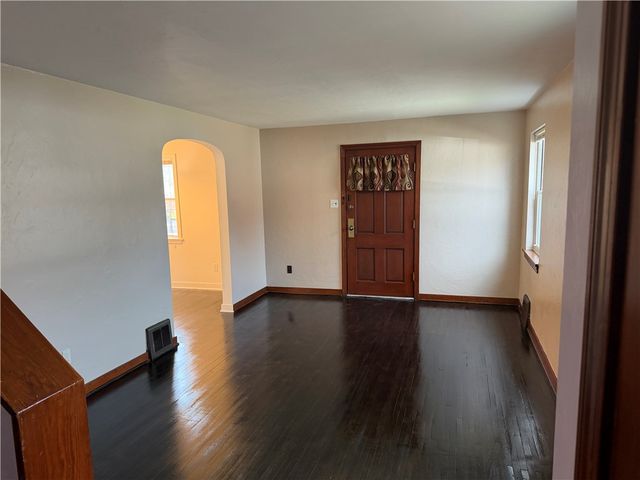 744 Allegheny River Blvd, Oakmont, PA 15139