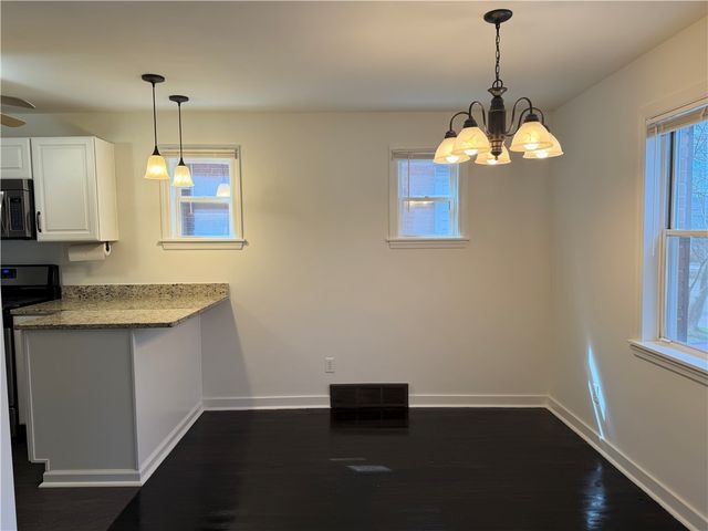 744 Allegheny River Blvd, Oakmont, PA 15139