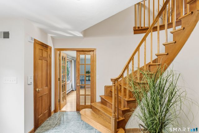 80 Mariner Circle, Trumbull, CT 06611