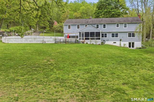80 Mariner Circle, Trumbull, CT 06611