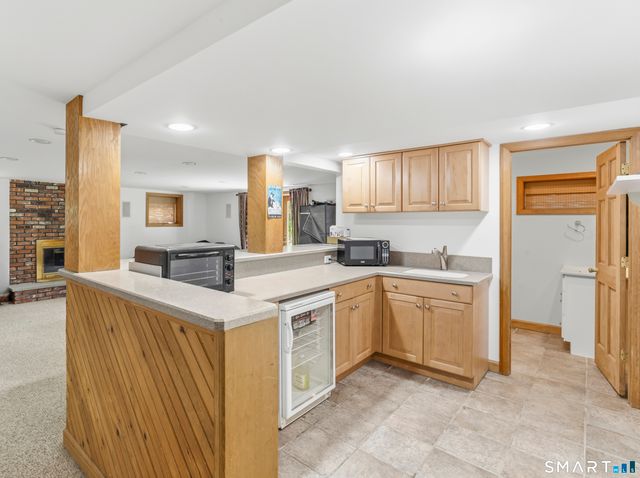 80 Mariner Circle, Trumbull, CT 06611