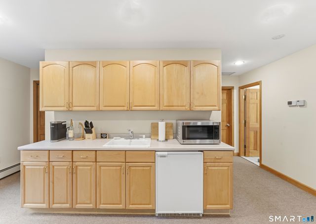 80 Mariner Circle, Trumbull, CT 06611