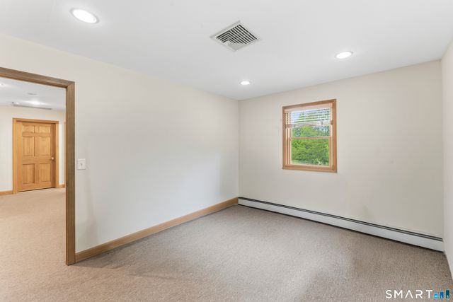 80 Mariner Circle, Trumbull, CT 06611