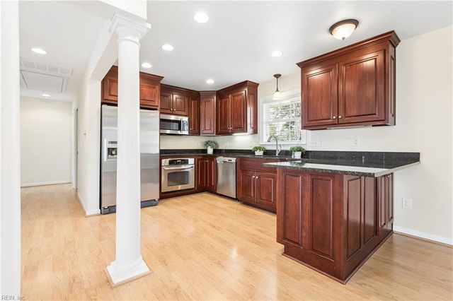 617 Dandy Loop RD, Yorktown, VA 23692