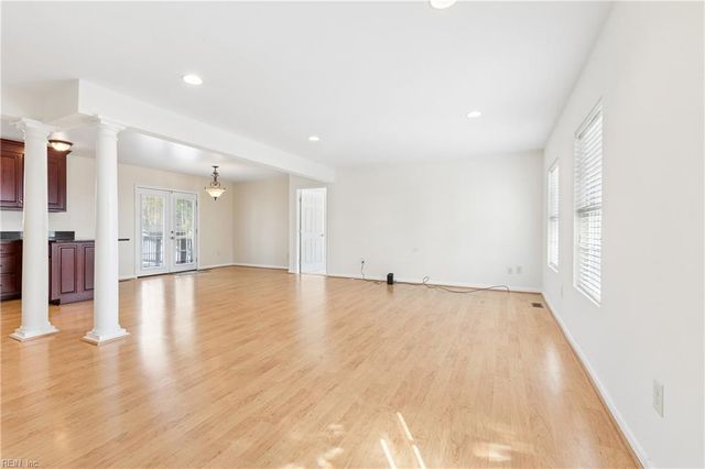 617 Dandy Loop RD, Yorktown, VA 23692