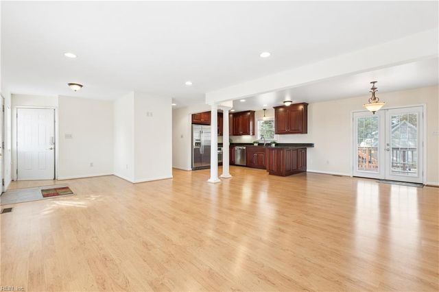 617 Dandy Loop RD, Yorktown, VA 23692