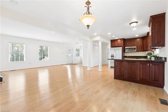 617 Dandy Loop RD, Yorktown, VA 23692