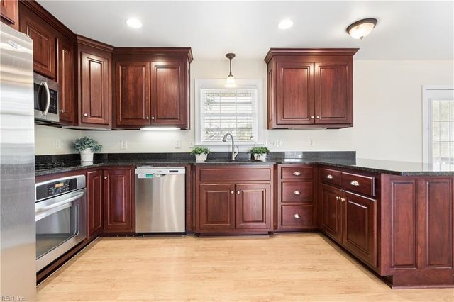 617 Dandy Loop RD, Yorktown, VA 23692