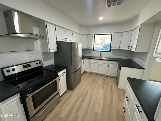 1730 W THOMAS Road, Phoenix, AZ 85015