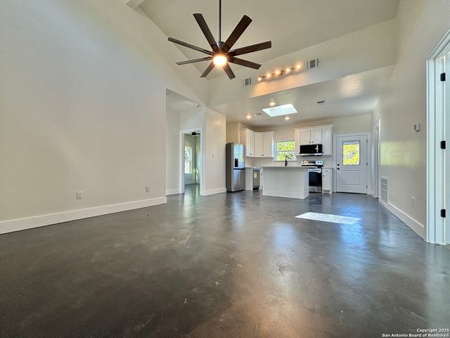 329 Canyon Springs, Canyon Lake, TX 78133