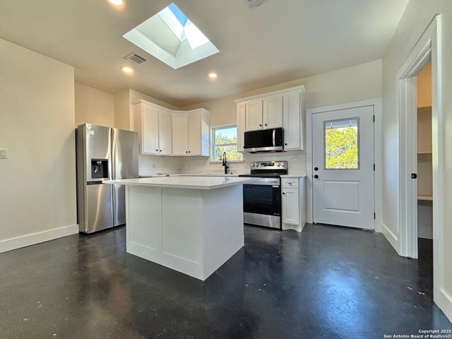 329 Canyon Springs, Canyon Lake, TX 78133