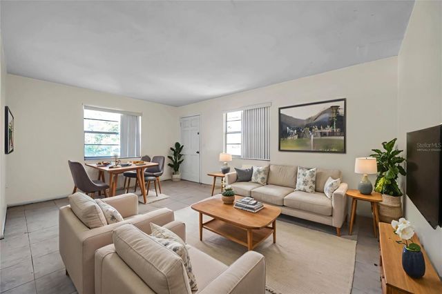 914 LAKE PALMS DRIVE, Largo, FL 33771