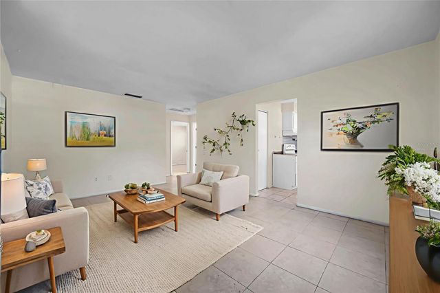 914 LAKE PALMS DRIVE, Largo, FL 33771