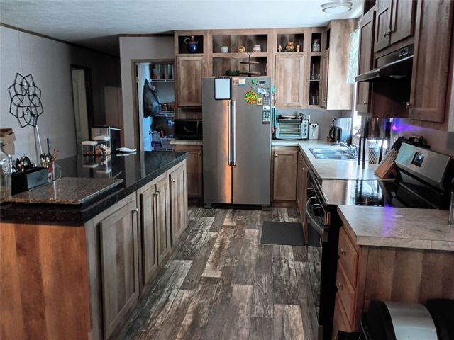 185 Cedar Drive, Azle, TX 76020