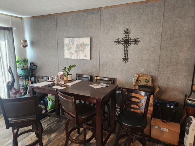 185 Cedar Drive, Azle, TX 76020