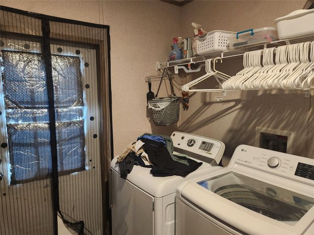185 Cedar Drive, Azle, TX 76020