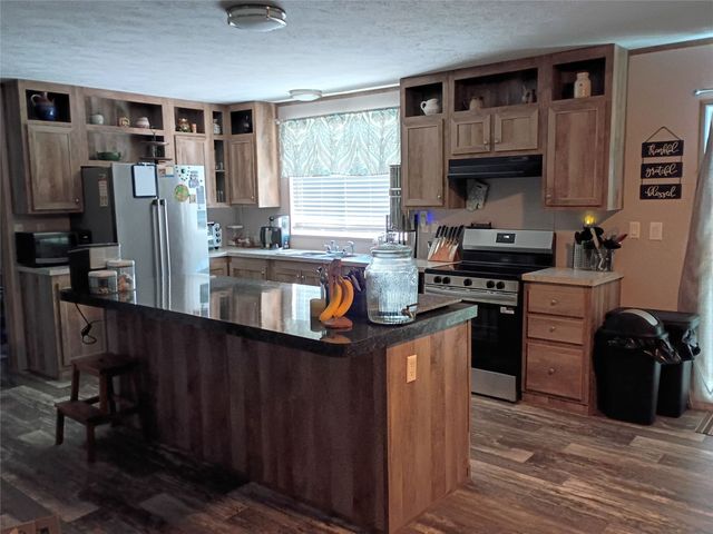 185 Cedar Drive, Azle, TX 76020