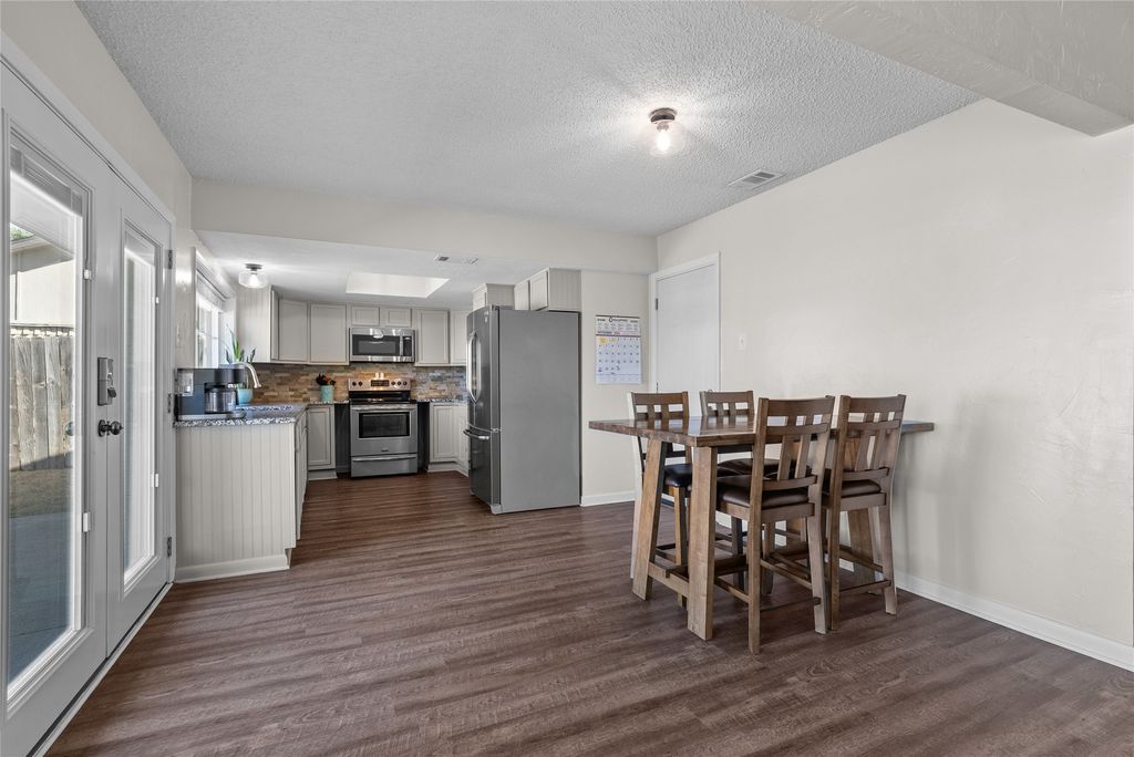 2621 Elk Grove Road, Carrollton, TX 75007 — photo 5