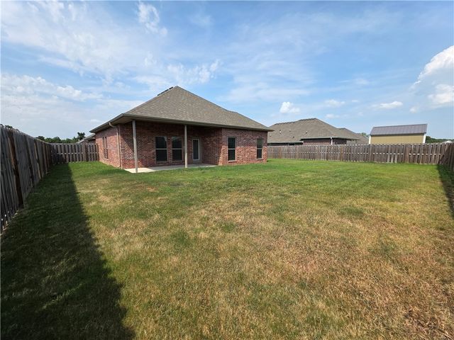 2405 Graham Lane, Pea Ridge, AR 72751
