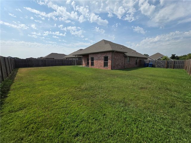 2405 Graham Lane, Pea Ridge, AR 72751