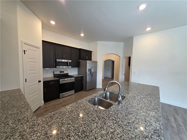2405 Graham Lane, Pea Ridge, AR 72751
