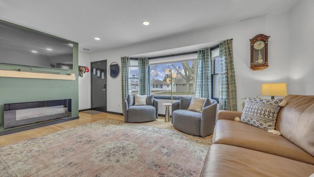 2824 S 15th STREET, Sheboygan, WI 53081