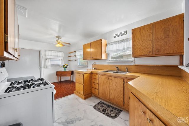 422 Arvin Street, Bakersfield, CA 93308