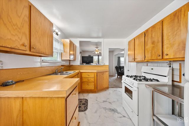 422 Arvin Street, Bakersfield, CA 93308