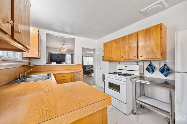 422 Arvin Street, Bakersfield, CA 93308