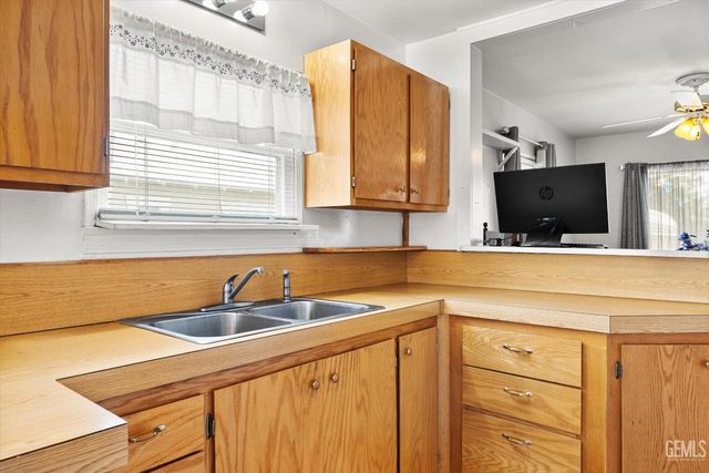 422 Arvin Street, Bakersfield, CA 93308