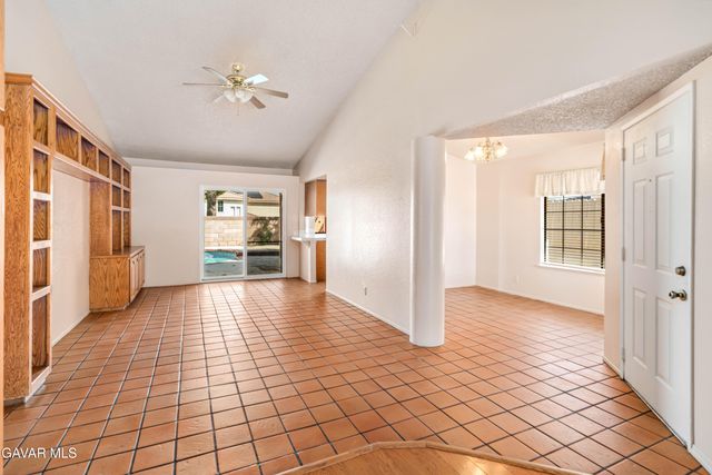 40744 Vía Valor, Palmdale, CA 93551