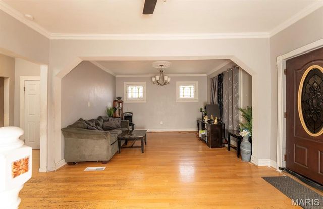 4015 Eichelberger Street, St Louis, MO 63116