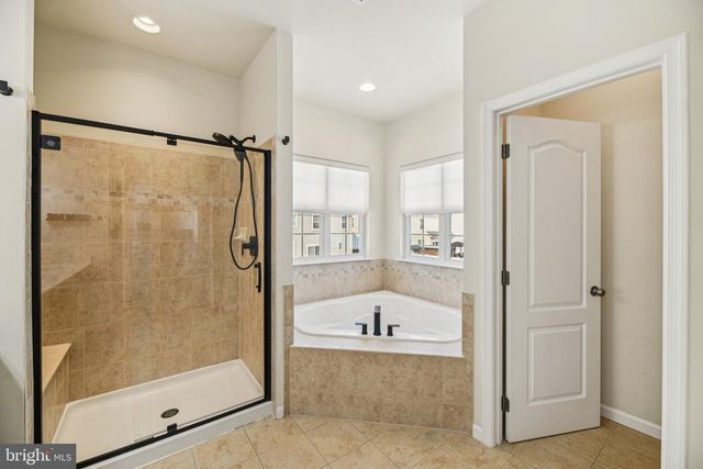 5209 ROYAL BIRKDALE AVE, Waldorf, MD 20602