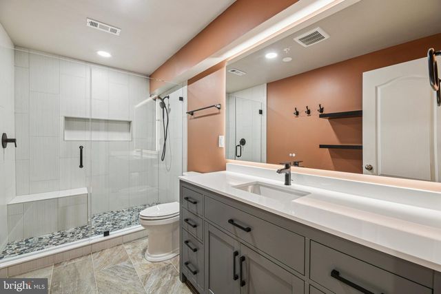 5209 ROYAL BIRKDALE AVE, Waldorf, MD 20602