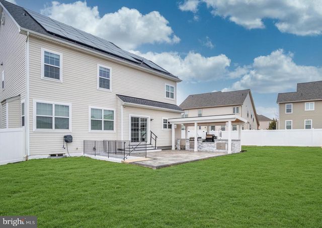 5209 ROYAL BIRKDALE AVE, Waldorf, MD 20602